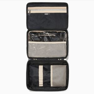Nudestix hanging cosmetic/toiletry case